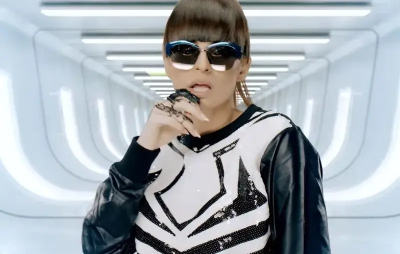 МЕГА СКАНДАЛ с „In control“ на Преслава! Английският й по-зле от на Стоичков, вие глас като за чалга (+ Песента се оказа КРАДЕНА)