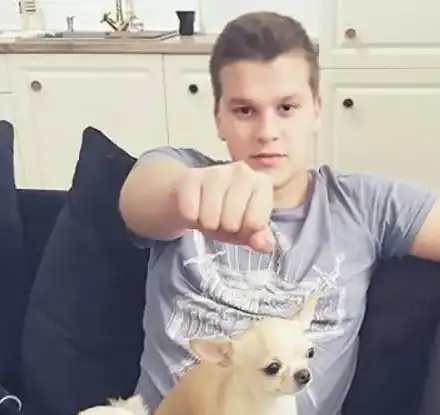 Синът на ДесиСлава изключен от училище! Майки се оказа хулиган, побойник и двойкаджия (Подробности)