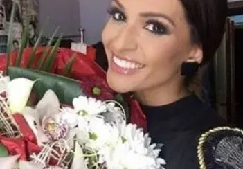 Романтика! Гаджето на Преслава я обсипа с целувки и рози. Мило й се обясни в любов + двамата са готови за дете! (Много шашава история с просълзяващи снимки)