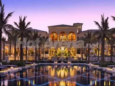 Първо в HotArena! Бирмата заведе Алисия в Дубай (Снимки само ТУК)