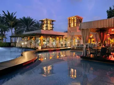 Първо в HotArena! Бирмата заведе Алисия в Дубай (Снимки само ТУК)