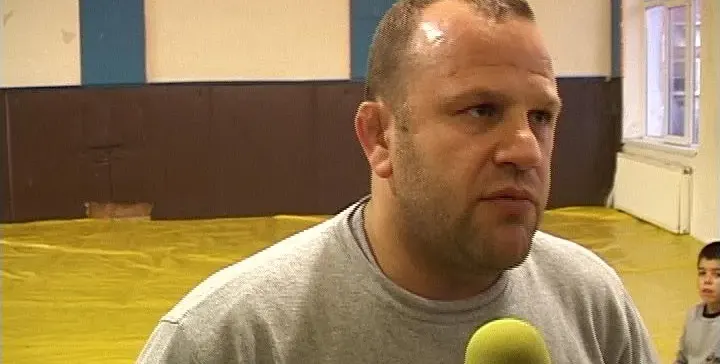 Скандално разкритие! Новият шеф на ЦСКА арестуван след жалба на платена жрица! (Цялата гангстерска история вижте ТУК)