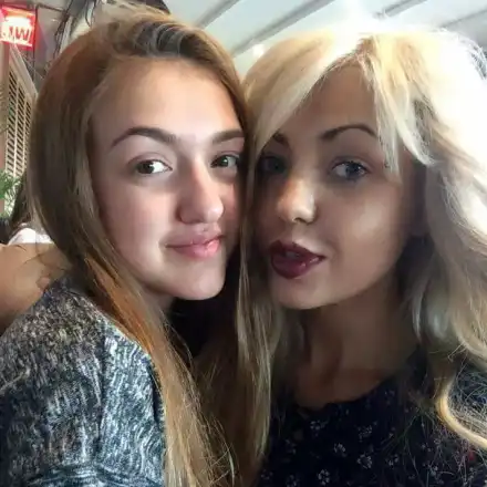 Адриана се подготвя за креватна гимнастика със забранени вещества