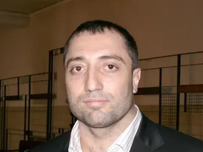 Ексклузивно! Митьо Очите любовник на Ивана! Певицата пали свещ да оздравее бързо (Снимки)