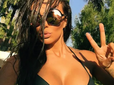 Алисия съобщи важна новина на народа: Аз не съм второ качество жена и ще почивам в Марбея! PR-ката на певицата врътна интрига и изпорти къде е почивала Николета!