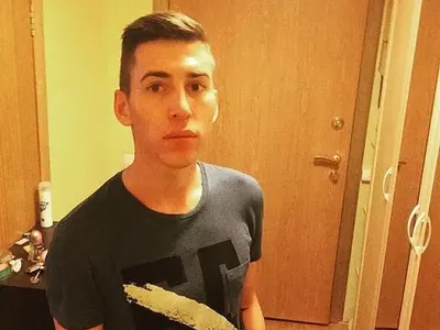 Брутално! Диджей се обезобрази с пластики! (Джуките му избухнаха, защото ги напомпал)