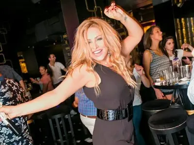 В разтърсваща изповед Рени призна: Не съм била с мъж от доста време (За кого е омъжена певицата + снимка)