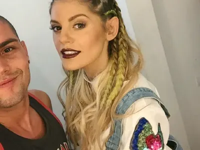 Звездите ни луднаха по плитките! Николета, Камелия, Емануела и още куп красавици заплетоха коси в хитовата за лятото прическа (Кой кого копира + СНИМКИ)