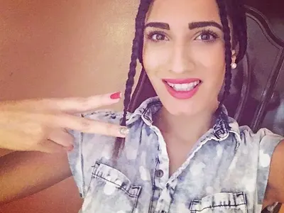 Звездите ни луднаха по плитките! Николета, Камелия, Емануела и още куп красавици заплетоха коси в хитовата за лятото прическа (Кой кого копира + СНИМКИ)