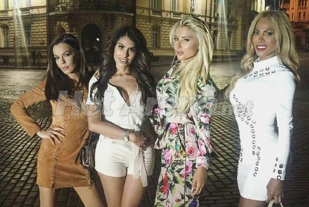 Ексклузивно в HotArena! Галена и Цвети Янева се снимат с транс същества на жълтите павета! (Уникално фото)