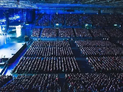 Ексклузивно в HotArena! Андреа покори европейския връх! Ще пее, където нито една певица на Пайнер не успя! (Подробности)