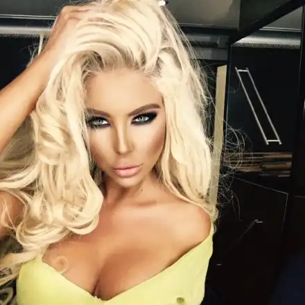 Ексклузивно в HotArena! Андреа покори европейския връх! Ще пее, където нито една певица на Пайнер не успя! (Подробности)