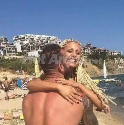 Ексклузивно в HotArena! Джулиана Гани и новият й го направиха на плажа! (Папарашки снимки)