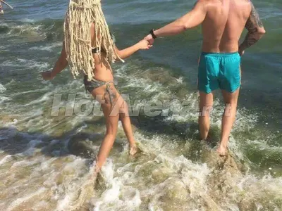 Ексклузивно в HotArena! Джулиана Гани и новият й го направиха на плажа! (Папарашки снимки)