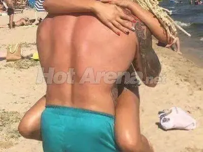 Ексклузивно в HotArena! Джулиана Гани и новият й го направиха на плажа! (Папарашки снимки)