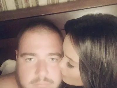 Ето я любовна снимка номер 1 на лятото! Мария целуна Гущеров и отсече: Мило, обичам те! (Край на спекулациите, че двамата са се разделили)