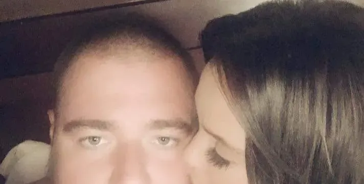 Ето я любовна снимка номер 1 на лятото! Мария целуна Гущеров и отсече: Мило, обичам те! (Край на спекулациите, че двамата са се разделили)