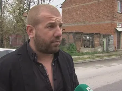 Ловецът на бежанци Динко позорно натирен от ВИП Брадър (Вижте защо го изгониха)