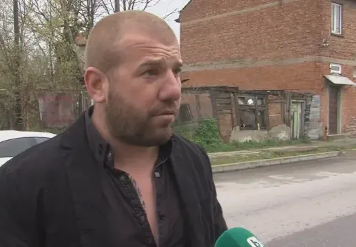 Ловецът на бежанци Динко позорно натирен от ВИП Брадър (Вижте защо го изгониха)