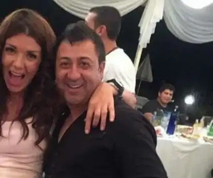 ПОШЛО! Кали се разчекна и го направи с микрофона (Брутална снимка за възрастни)