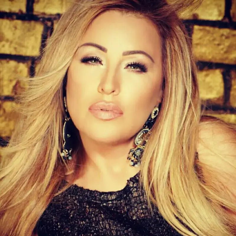 Рени: Няма да ме превърнете от личност в пионка!