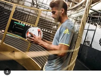 Ексклузивно в HotArena! Преслава се НАТИСКА на ето този руснак! Той е млад, богат, а тя има супер нужда от ЛЮБОВ! (Снимки)