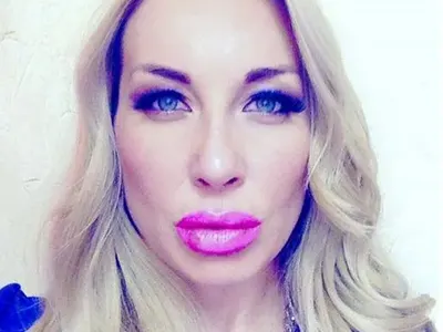 Фейсът на Антония Петрова ръбест от операции! Миската тотално се съсипа от пластики (Вижте на кого е заприличала - СНИМКИ)