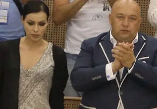 Вики Петрова проплака пред приятелките си в bTV: Не всичко е пари! Не издържам повече с Красен Кралев! (Идва краят на връзката между красавицата и дундестия министър-милионер)