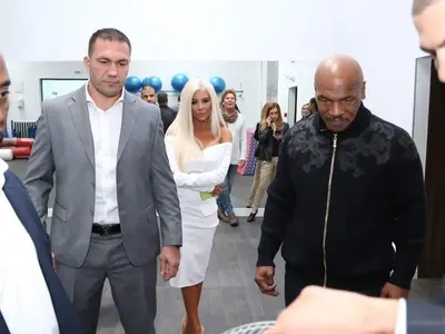 Андреа очарова Майк Тайсън в Академията на братя Пулеви (СНИМКИ)