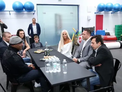 Андреа очарова Майк Тайсън в Академията на братя Пулеви (СНИМКИ)