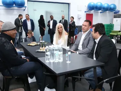 Андреа очарова Майк Тайсън в Академията на братя Пулеви (СНИМКИ)