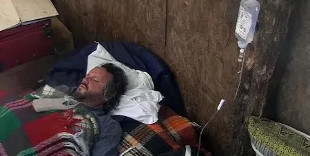 Ексклузивно! Калин Терзийски на системи! Писателят с опасност за живота след като изпи 2 бутилки алкохол (Снимка)