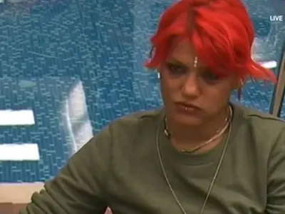 Жана Бергендорф скандализира: Главата ми е пълна с гной! (Още признания на певицата в абстиненция)