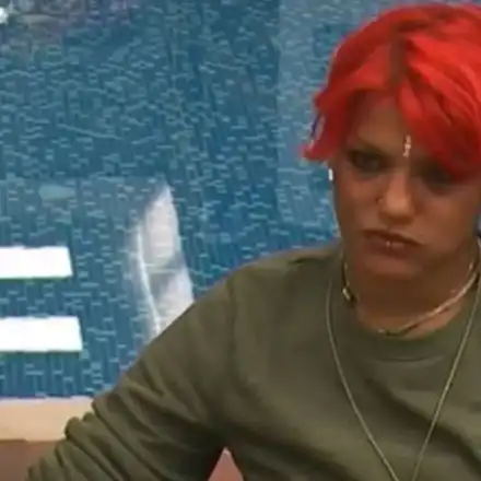 Жана Бергендорф скандализира: Главата ми е пълна с гной! (Още признания на певицата в абстиненция)