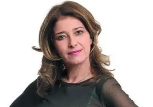 Катето Евро се фука с нова усмивка (Пръсна хилядарки за нови зъби)