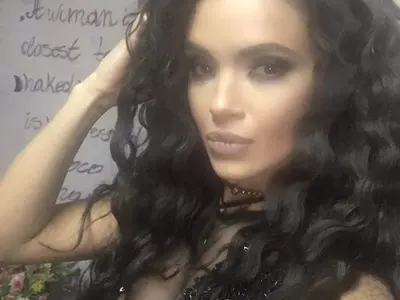 Мария с тотално нова визия! Вижте я КЪДРАВА! Отива ли й? (+ ретро фото когато е била на 5 годинки)