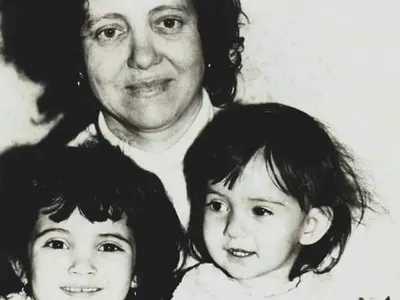 Мария с тотално нова визия! Вижте я КЪДРАВА! Отива ли й? (+ ретро фото когато е била на 5 годинки)