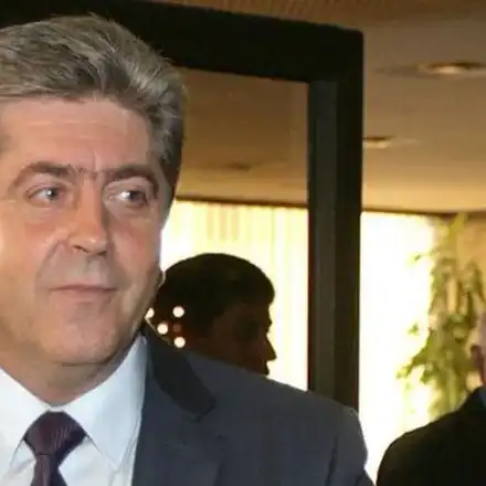 „Социалният президент” Георги Първанов се изтупа с костюм за 7 бона от бутика на милионерите „CANALI”