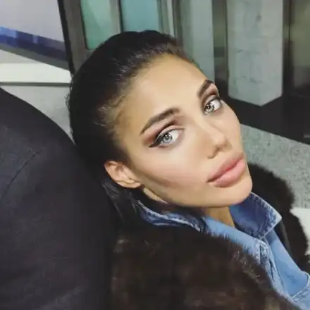 Ексклузивно разкритие в HotArena! Защо Есмер цъфти от щастие? Би ли шута на Благо, има ли нов любовник? Вижте ОТГОВОРИТЕ