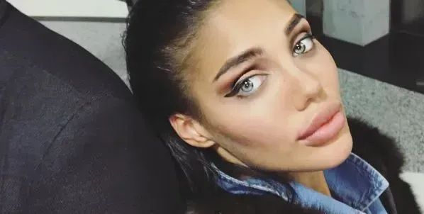 Ексклузивно разкритие в HotArena! Защо Есмер цъфти от щастие? Би ли шута на Благо, има ли нов любовник? Вижте ОТГОВОРИТЕ