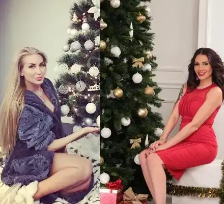 Антония Петрова и Златка украсиха елхите! Голям кич в позирането: Тоца само по халат, а Черната Златка с визия като на учителка на родителска среща (Снимки)