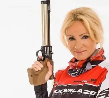 Апаши-нинджи прескочиха СОТ, куче и ограда, за да оберат Мария Гроздева + какво свиха от дома й