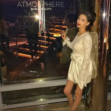 Цвети Стоянова грее в Дубай (Стана още по-красива от преди)