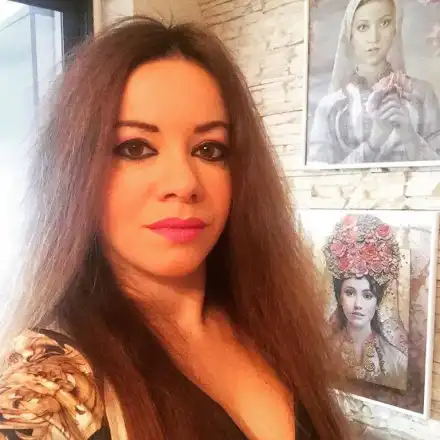 Елица Тодорова май го закъса със зрението, не може да види на какво е заприличала! (Вижте как се изложи)