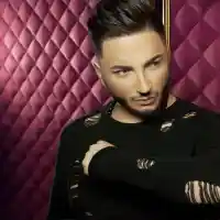 Фолк певец възпя платената любов! Върна ни в мутренските години