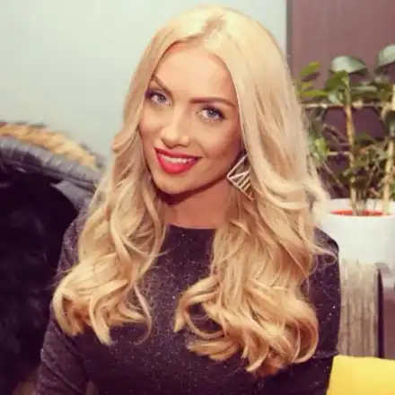 Русата Златка закъса за пари