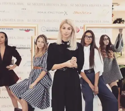 ШОК! Мегз и ангелите лъснаха публично без капка грим (Снимки)