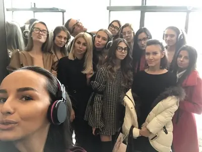 ШОК! Мегз и ангелите лъснаха публично без капка грим (Снимки)