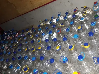 СКАНДАЛНО! Пробутват опасна домашна ракия за Коледа