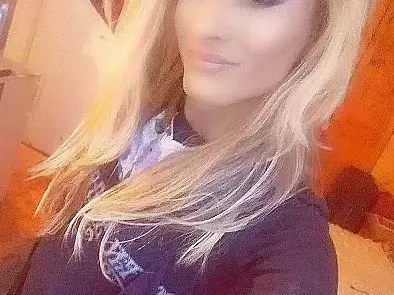 Ексклузивно разкритие на HotArena! Братовчед на Теди Александрова е същество от третия пол с обява за платени услуги! (Шокиращи снимки)